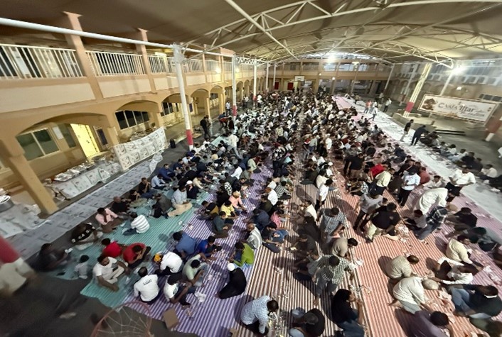 Dubai Scouts organize an Iftar gathering for workers, senior residents, and community members as part of the Year of Community initiative (10)